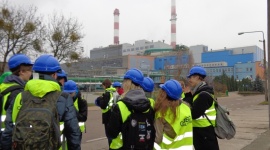 Słoneczna elektrownia od środka, generator z bliska LIFESTYLE, Media - Farma fotowoltaiczna, elektrociepłownia, oczyszczalnia ścieków, biogazownia - w takich miejscach białostoccy uczniowie zdobywają praktyczną wiedzę o ekologicznych źródłach energii.