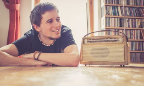 Dlaczego radio w Polsce jest wciąż tak popularne?