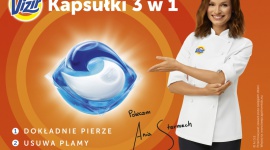 Nowy sekret Ani Starmach: kapsułki Vizir 3w1 LIFESTYLE, Media - Ania Starmach jest nową ambasadorką marki Vizir. W filmie, który można już zobaczyć w telewizji, jurorka programu MasterChef dzieli się swoją pasją do gotowania i uczy dzieci pieczenia muffinek.